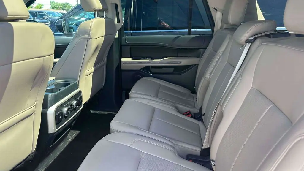 2023 Ford Expedition MAX XLT