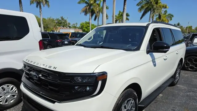 2025 Ford Expedition MAX Active