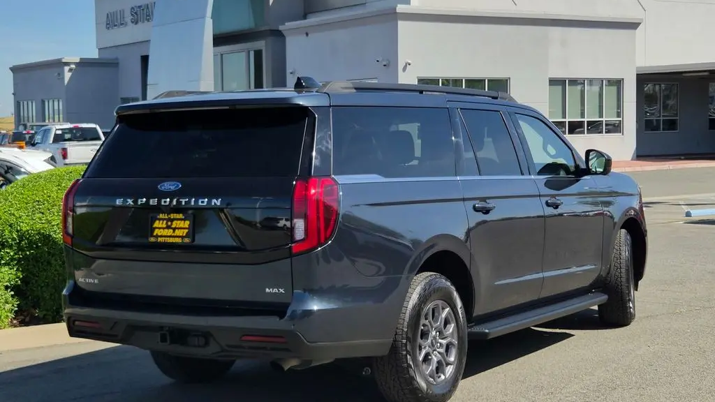 2025 Ford Expedition MAX Active