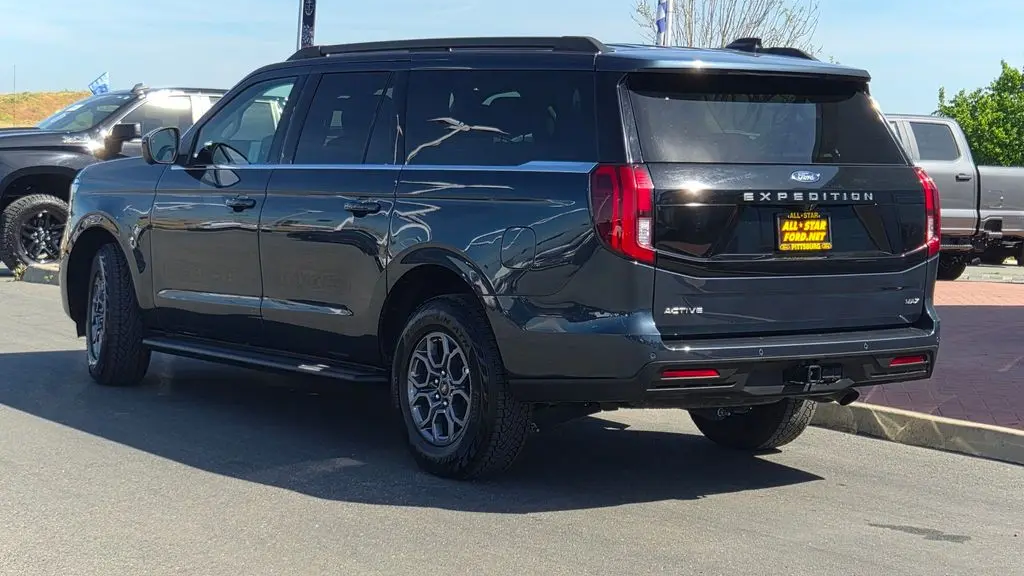 2025 Ford Expedition MAX Active