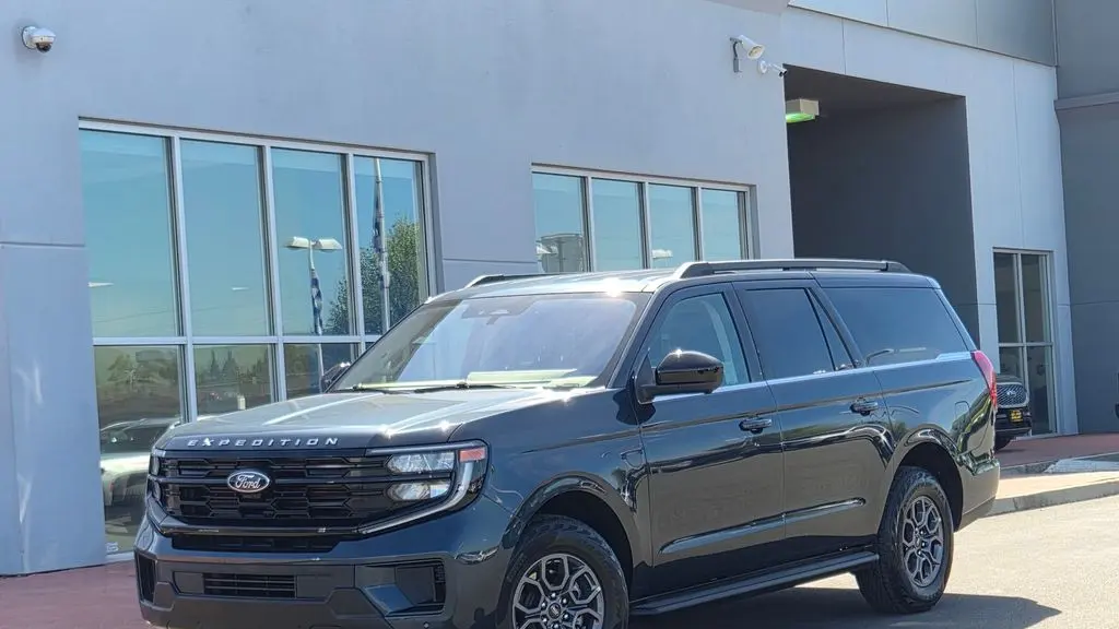 2025 Ford Expedition MAX Active