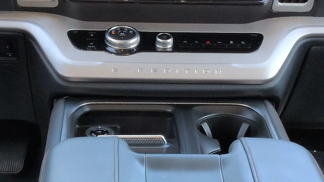 2025 Ford Expedition MAX Active