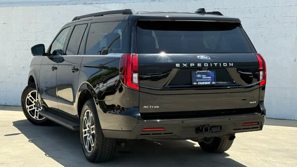 2025 Ford Expedition MAX Active