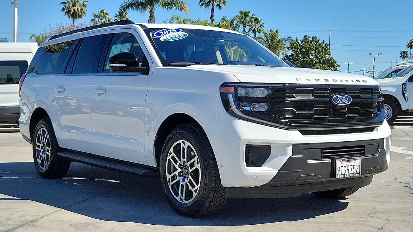 2025 Ford Expedition MAX Active