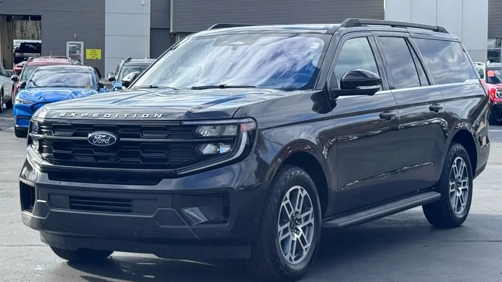 2025 Ford Expedition MAX Active