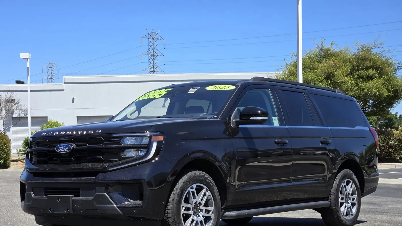 2025 Ford Expedition MAX Active