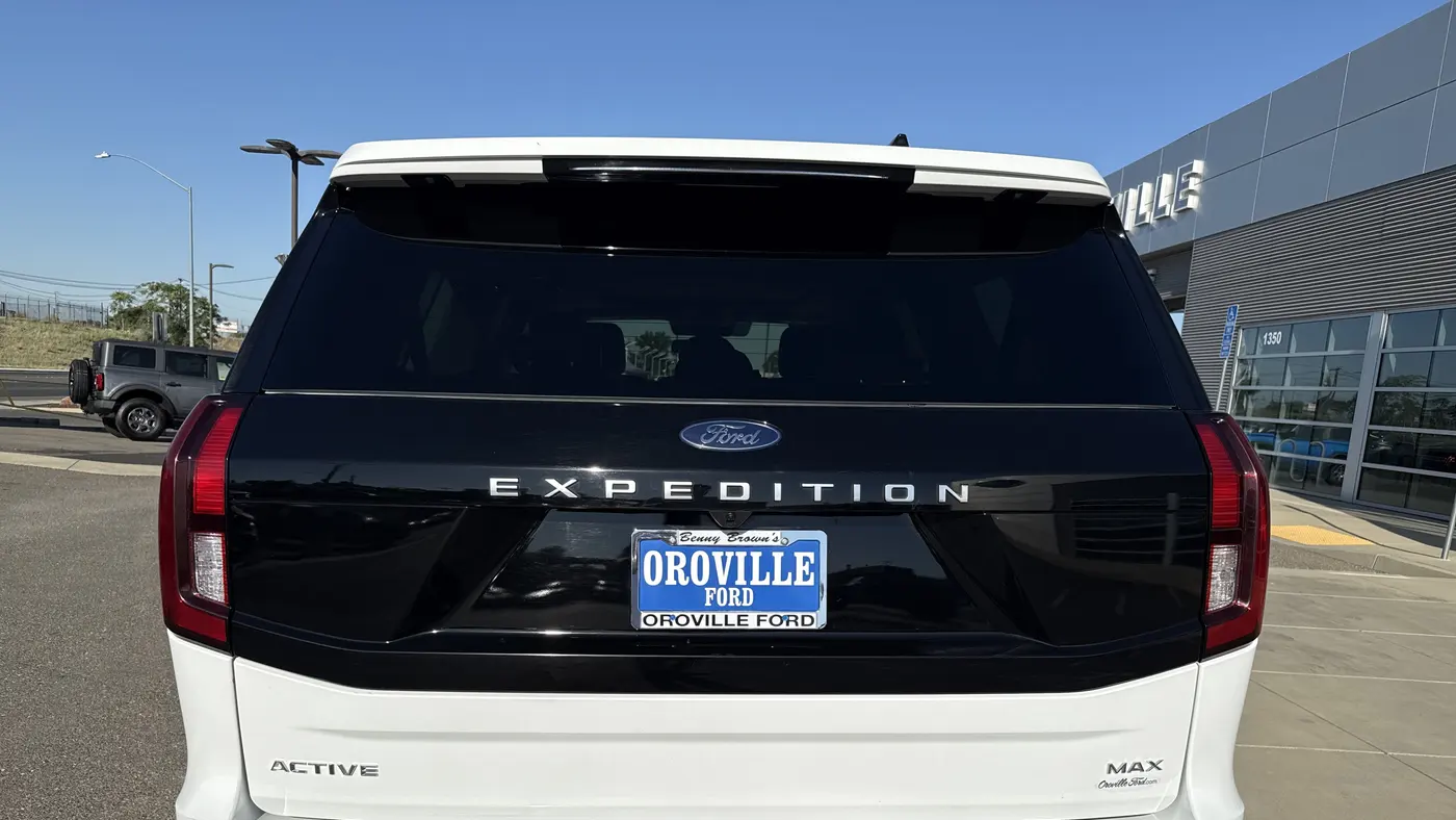 2025 Ford Expedition MAX Active