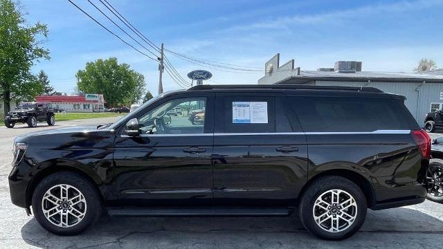 2025 Ford Expedition MAX Active