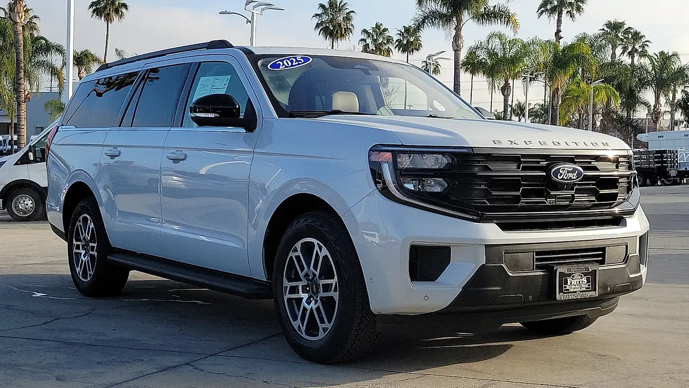 2025 Ford Expedition MAX Active