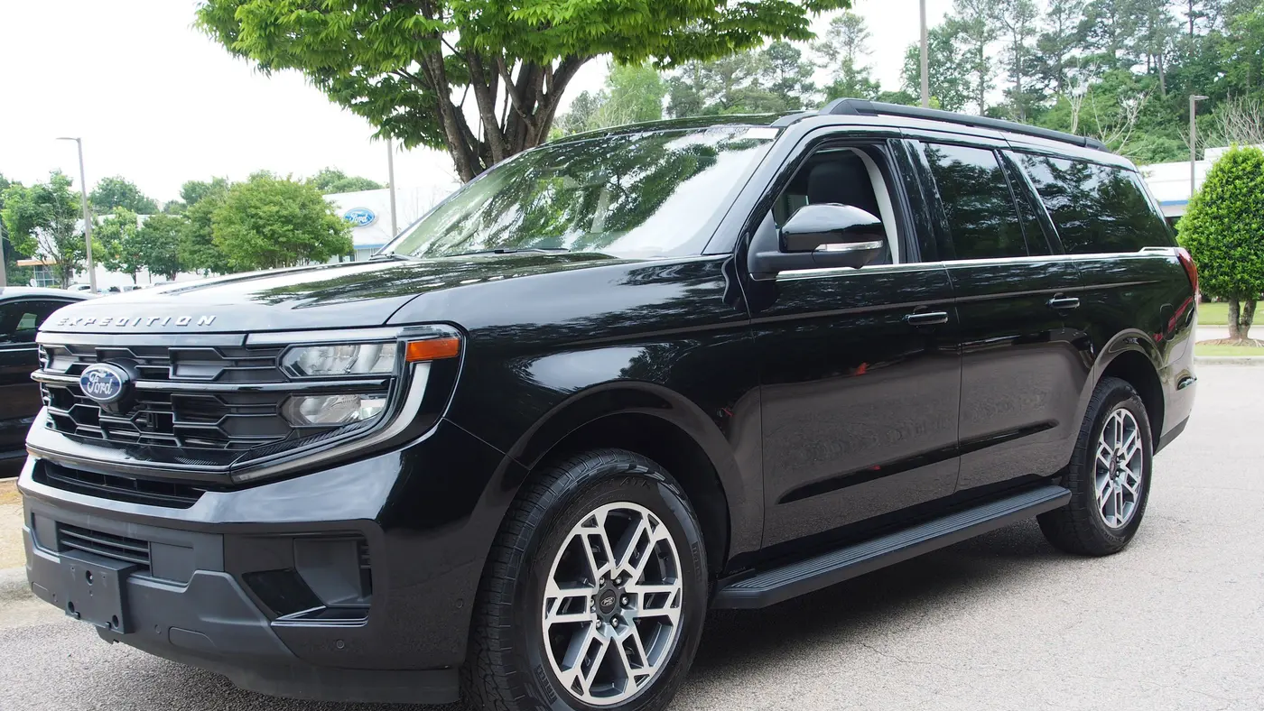 2025 Ford Expedition MAX Active