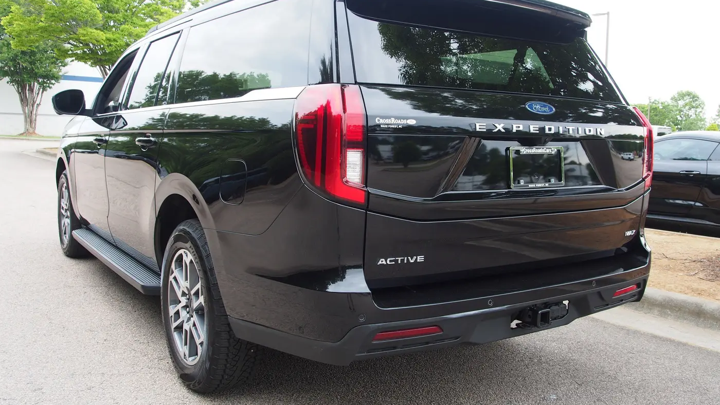 2025 Ford Expedition MAX Active