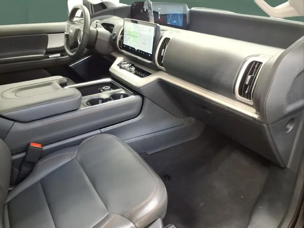 2025 Ford Expedition - $52,995