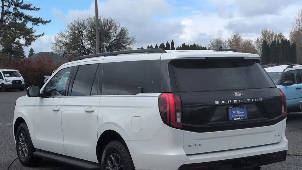2025 Ford Expedition MAX Active