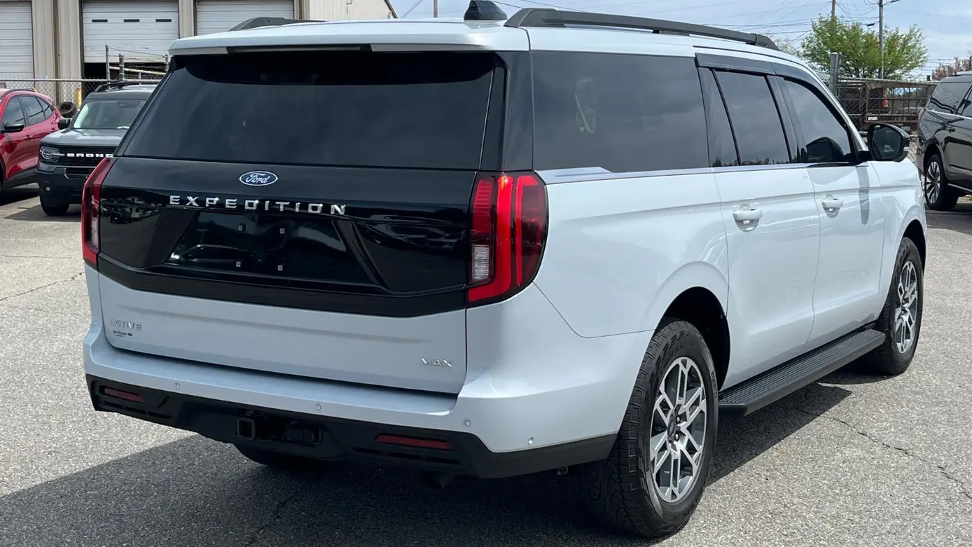 2025 Ford Expedition MAX Active