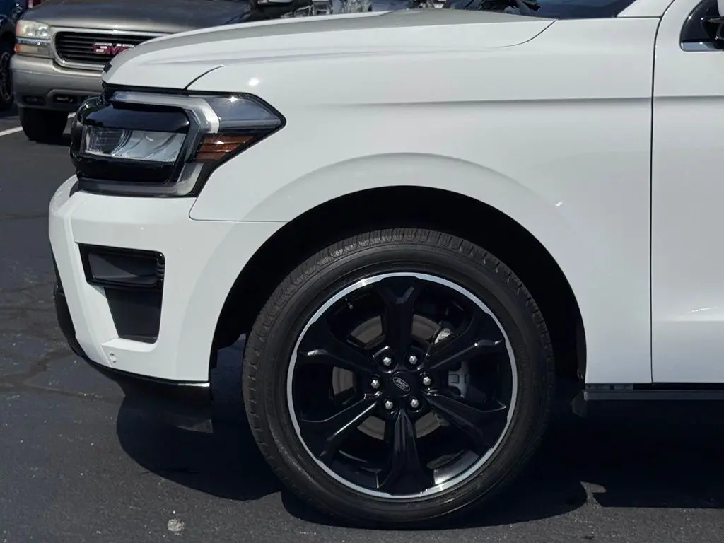 2023 Ford Expedition - $47,000