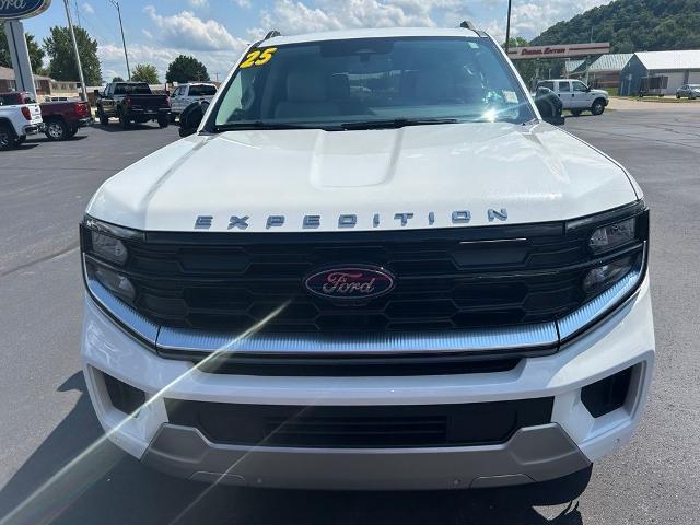 2025 Ford Expedition MAX Platinum — photo 1 of 8