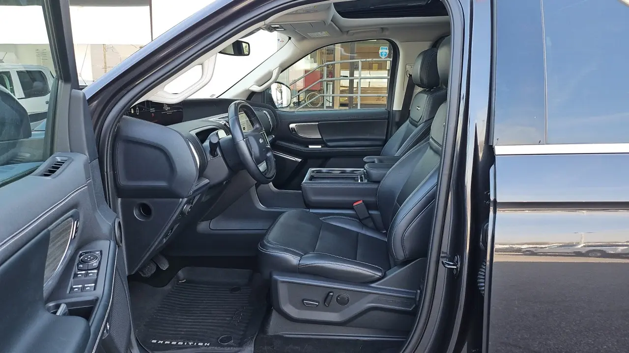 2025 Ford Expedition MAX Platinum