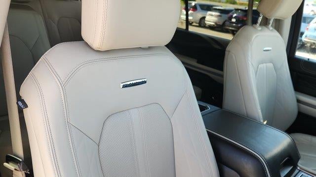 2024 Ford Expedition MAX Platinum