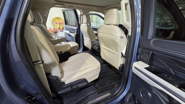 2023 Ford Expedition MAX Platinum