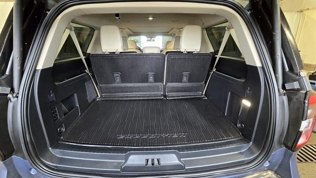 2023 Ford Expedition MAX Platinum