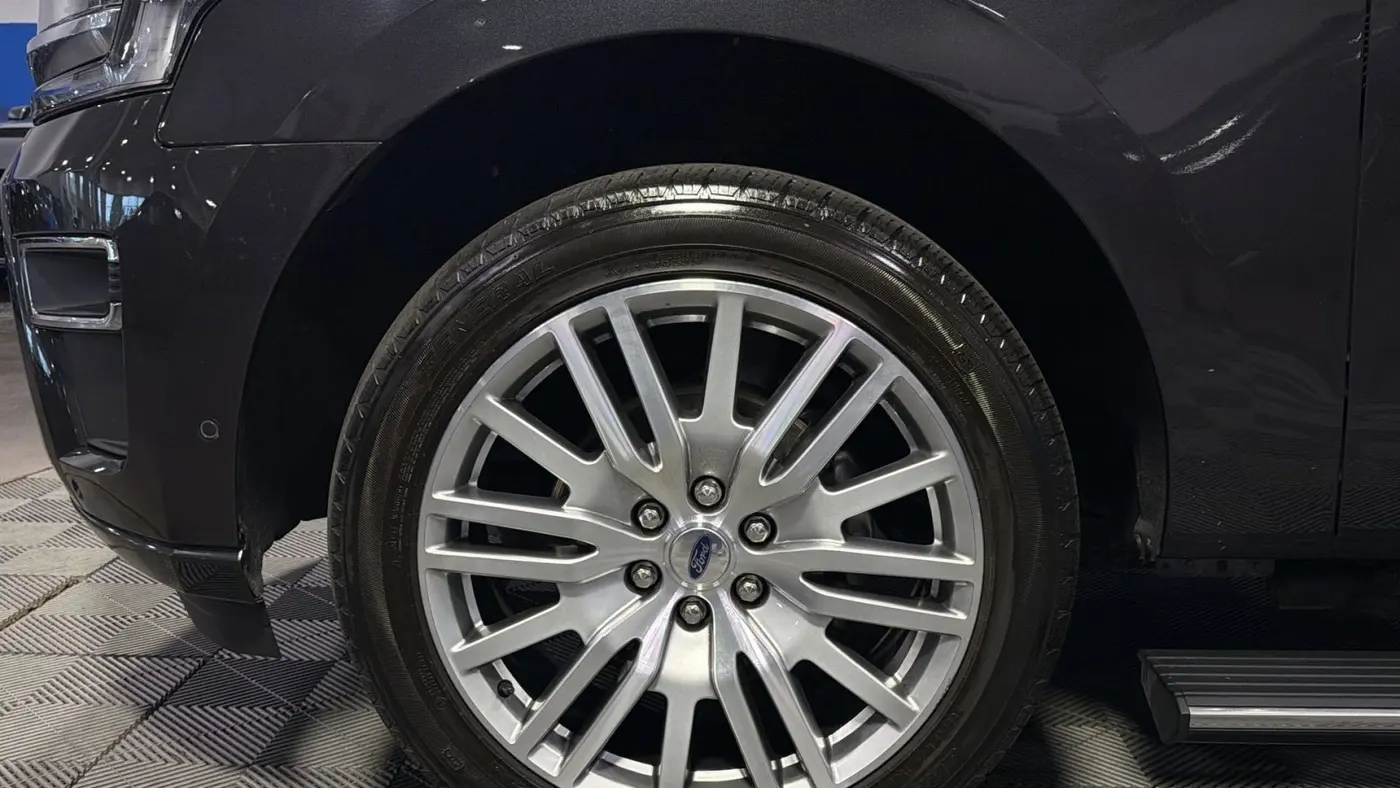 2024 Ford Expedition MAX Platinum