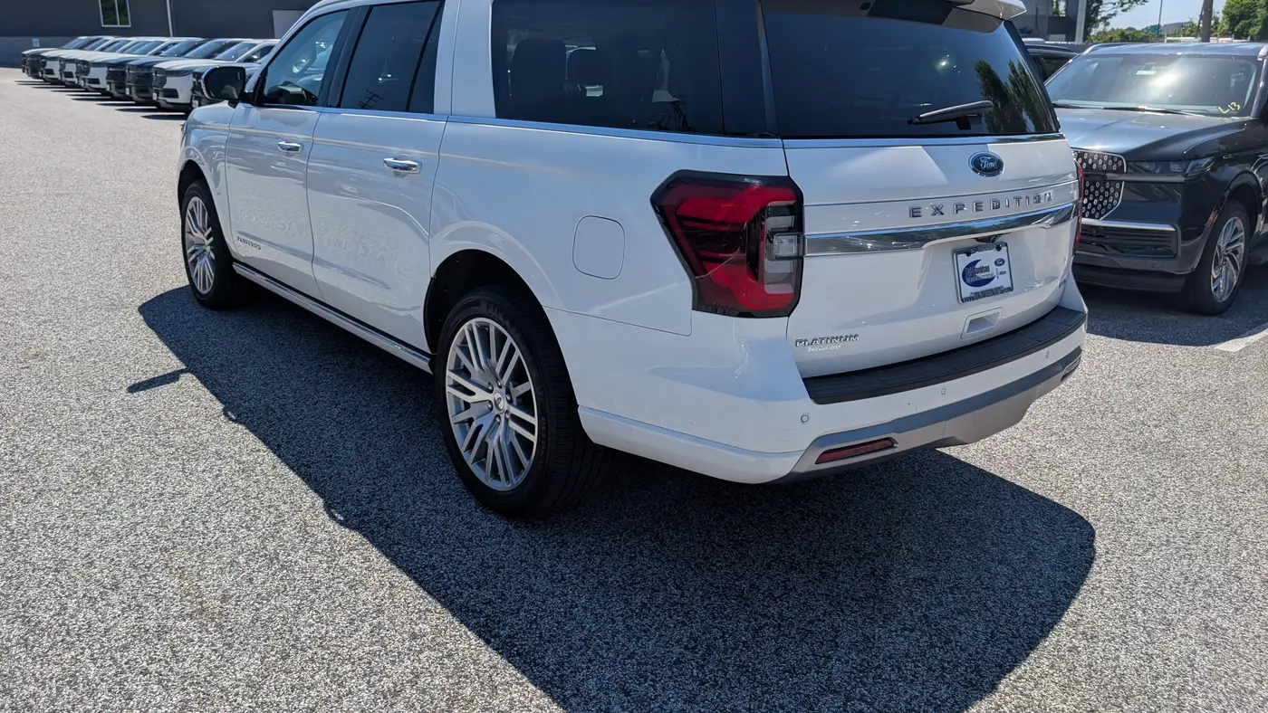 2023 Ford Expedition MAX Platinum