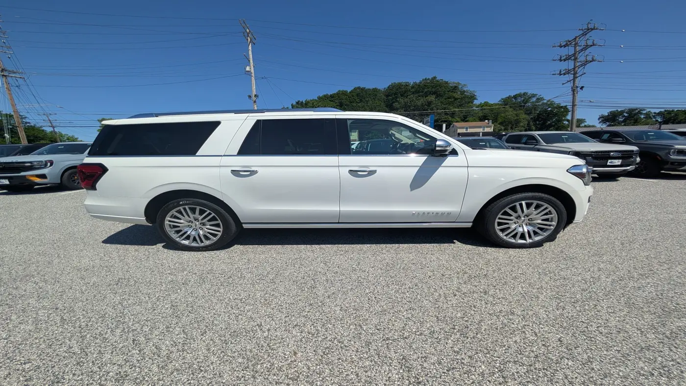 2023 Ford Expedition MAX Platinum