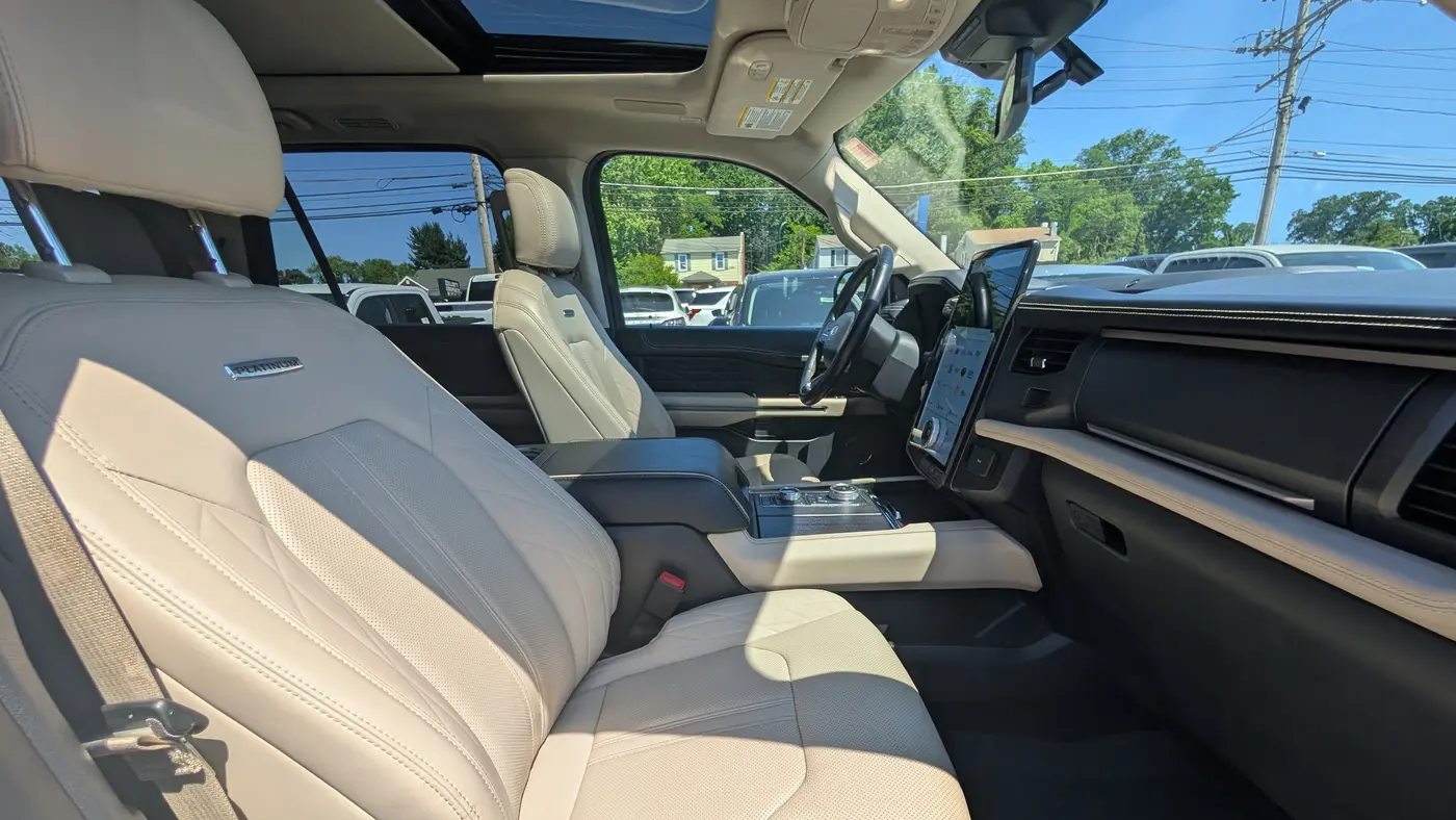 2023 Ford Expedition MAX Platinum