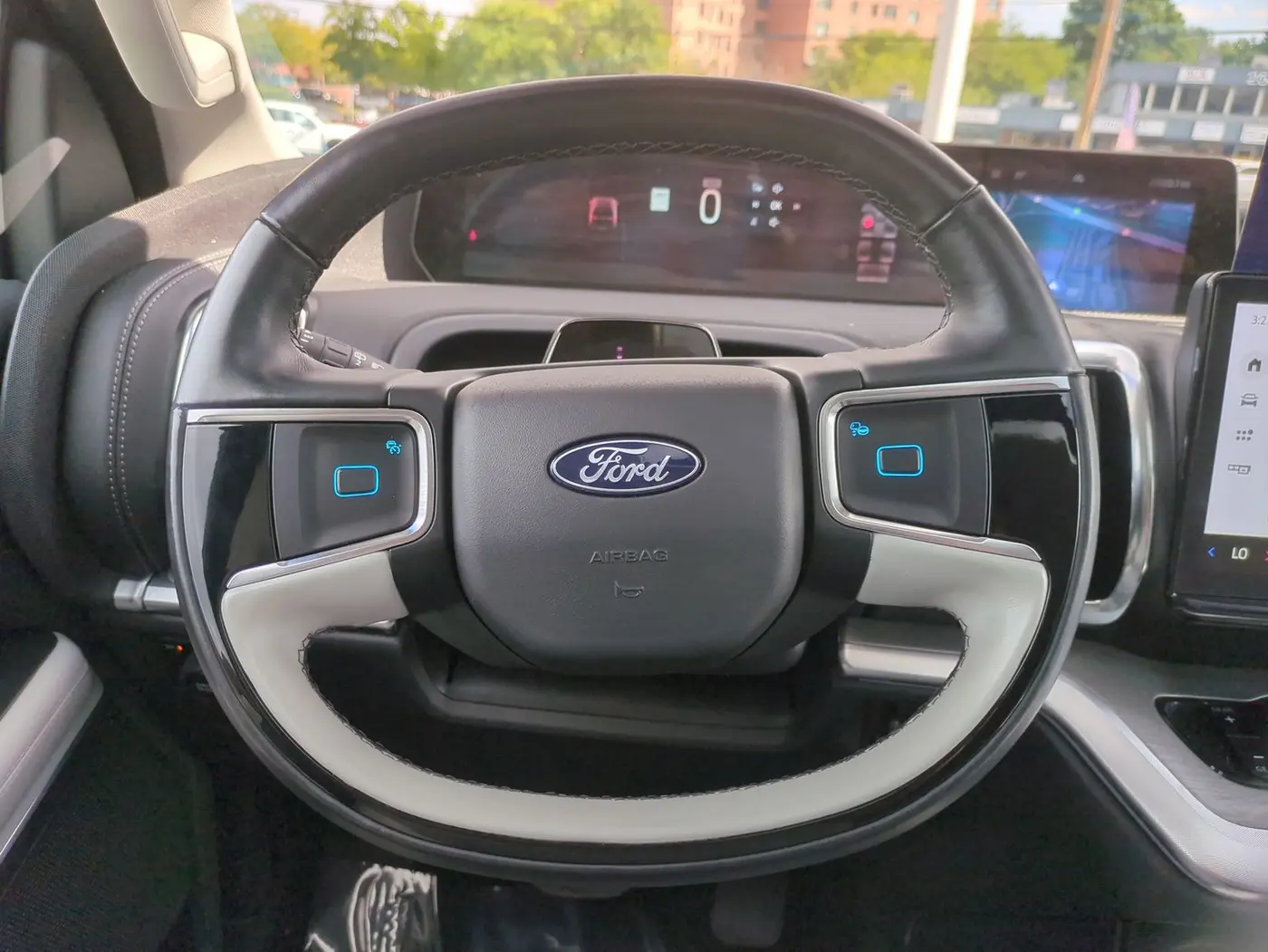 2025 Ford Expedition - $69,990