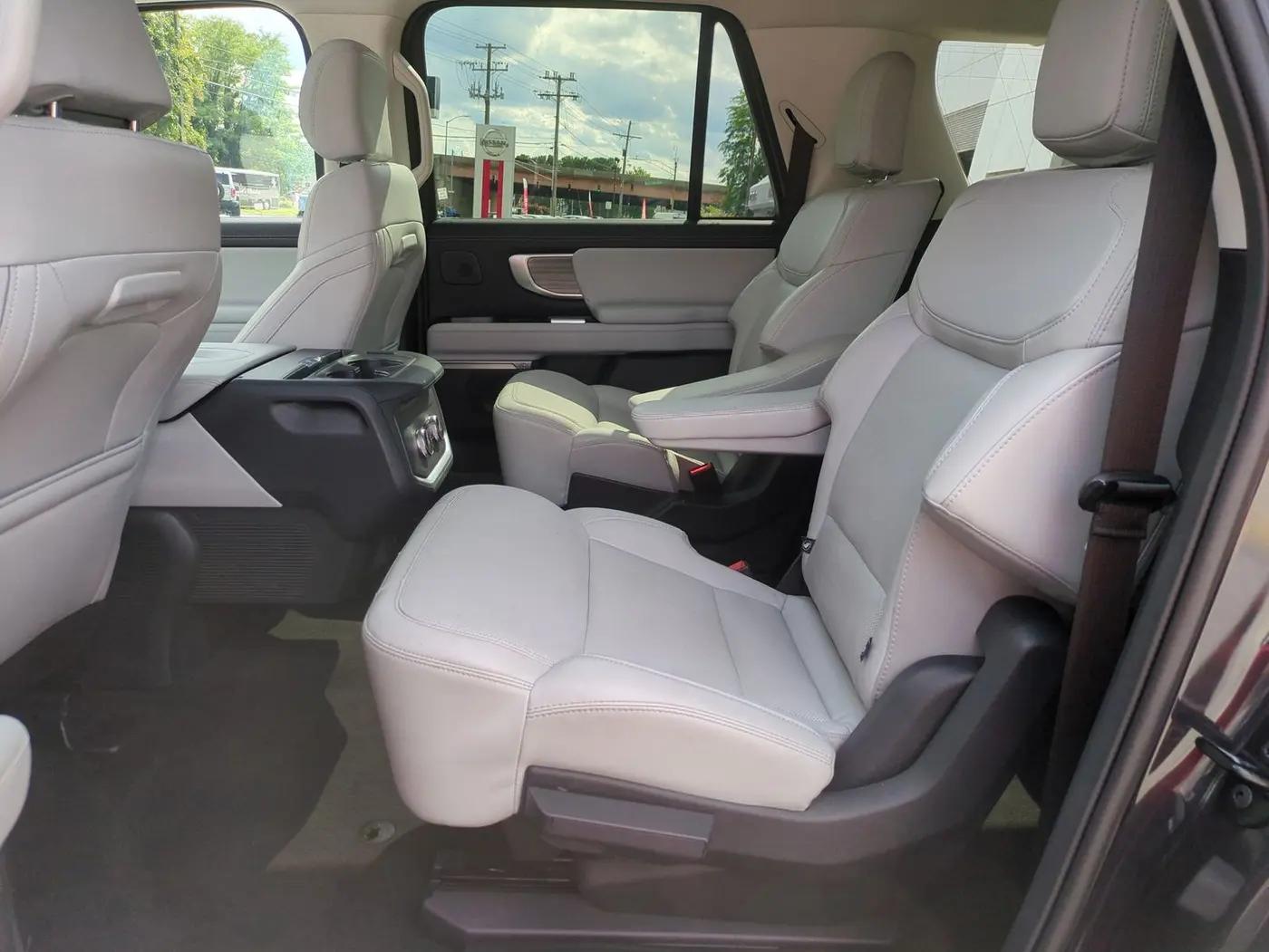 2025 Ford Expedition - $69,990