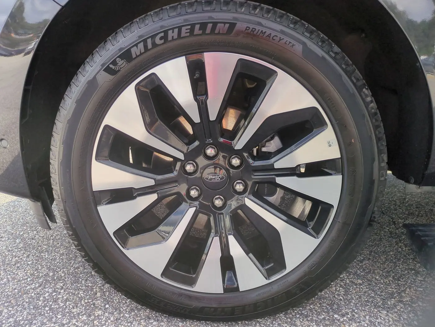 2025 Ford Expedition - $69,990