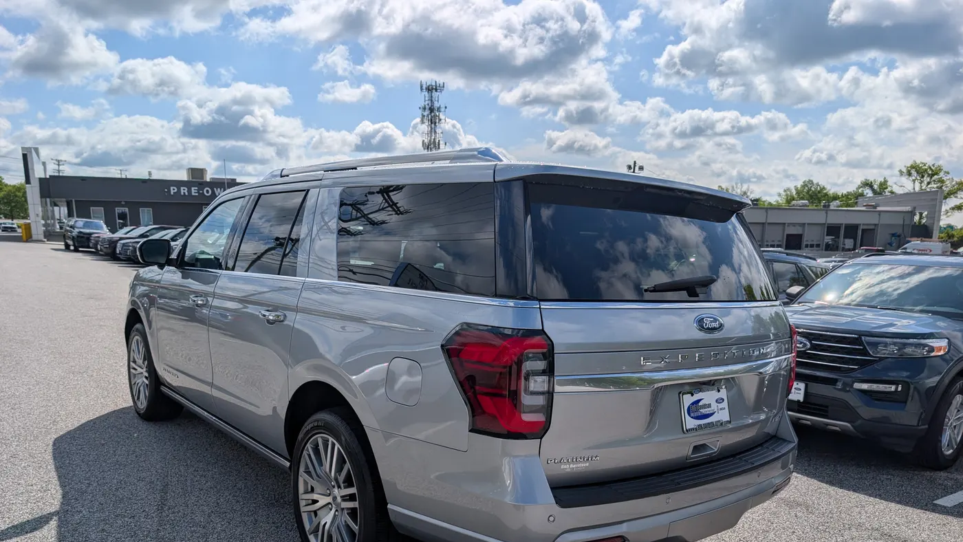 2023 Ford Expedition MAX Platinum