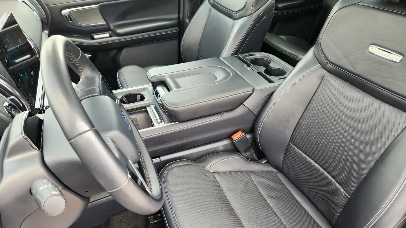 2025 Ford Expedition MAX Platinum