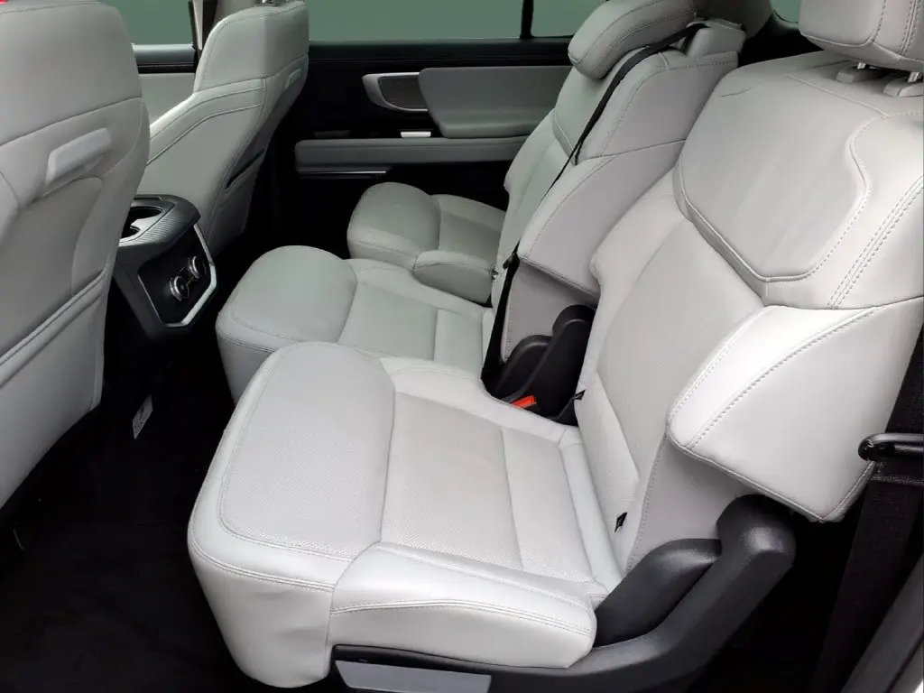 2025 Ford Expedition - $67,995