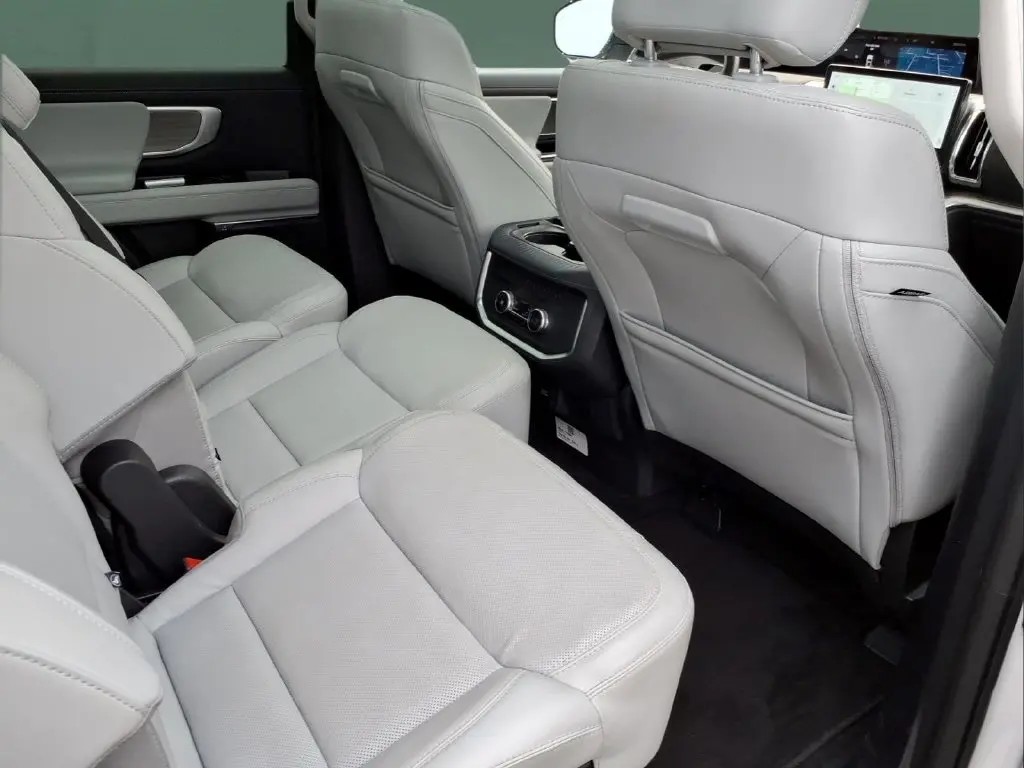 2025 Ford Expedition - $67,995