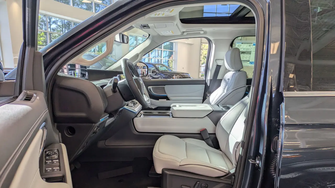 2025 Ford Expedition MAX Platinum