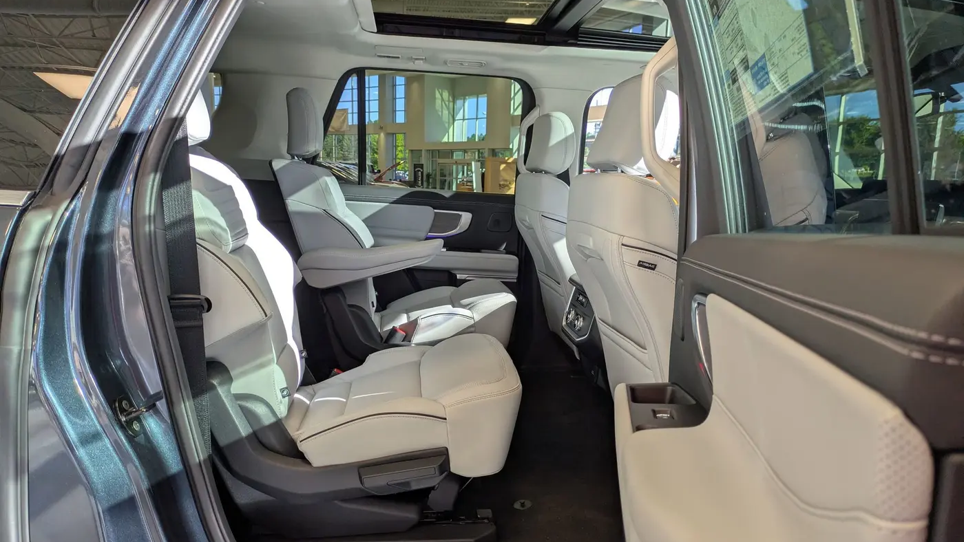 2025 Ford Expedition MAX Platinum