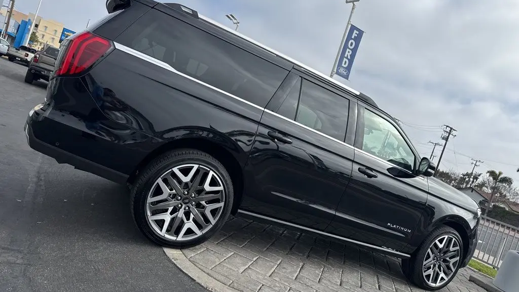 2025 Ford Expedition MAX Platinum