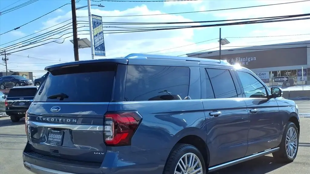 2022 Ford Expedition MAX Platinum
