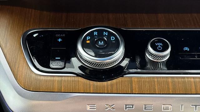 2025 Ford Expedition MAX King Ranch