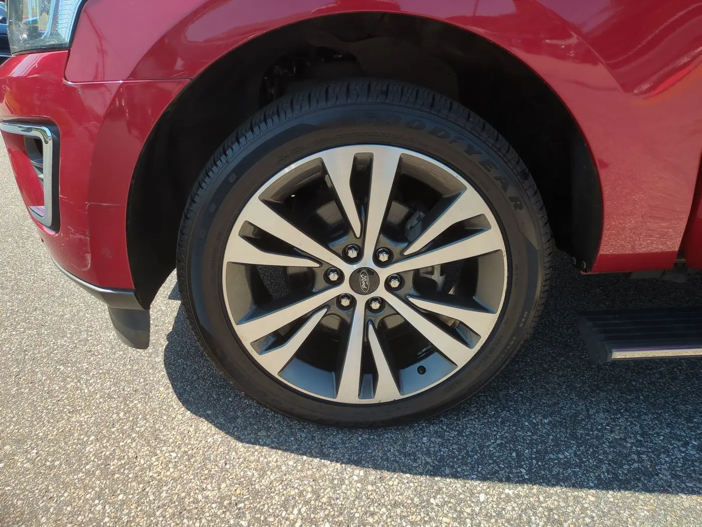 2021 Ford Expedition - $36,900