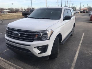 2020 Ford Expedition with Oxford White Exterior