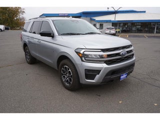 2022 Ford Expedition with Iconic Silver Metallic Exterior