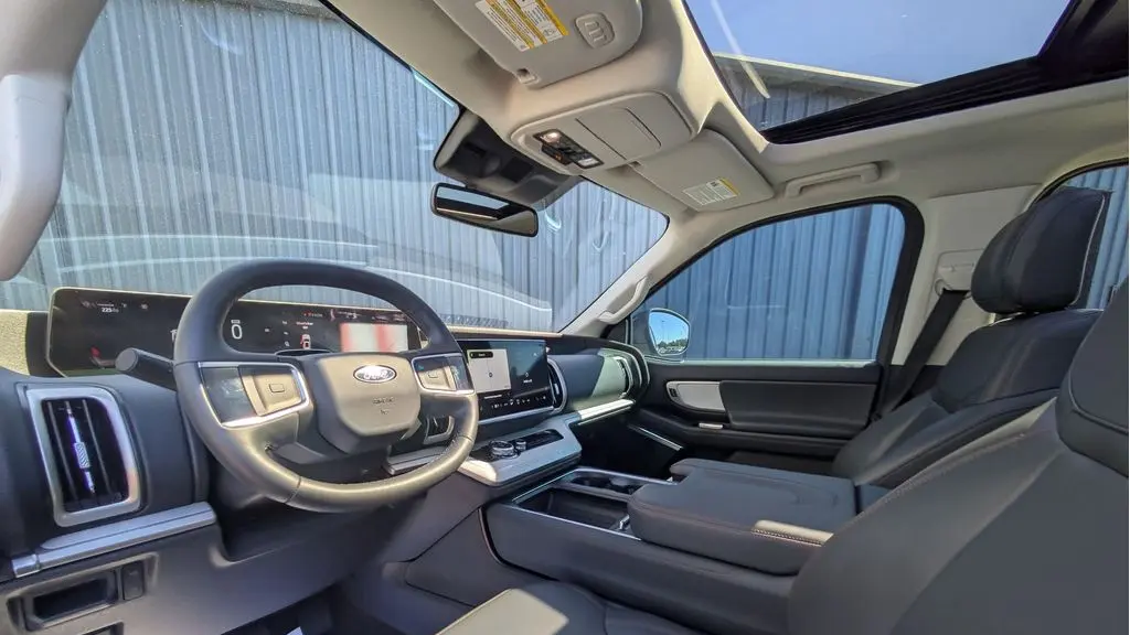2025 Ford Expedition Active