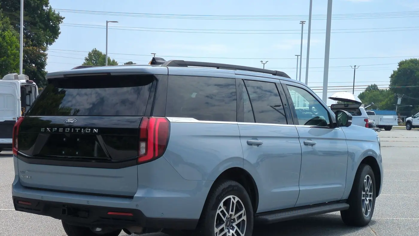 2025 Ford Expedition Active