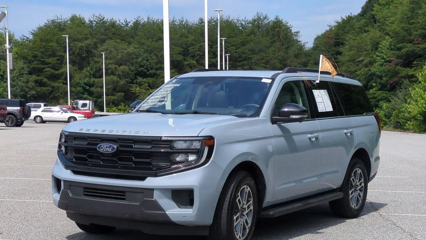 2025 Ford Expedition Active