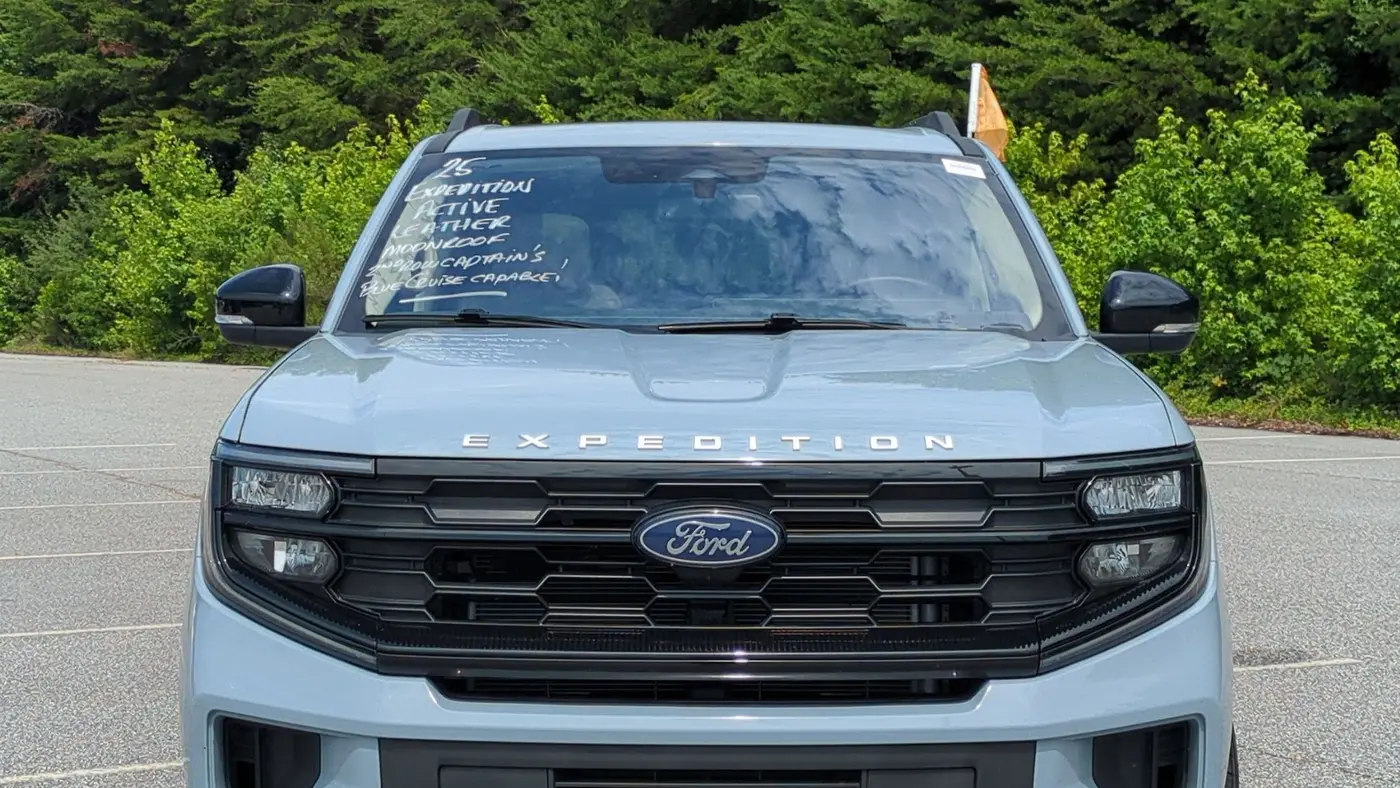 2025 Ford Expedition Active