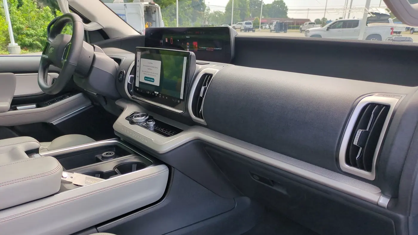 2025 Ford Expedition Active