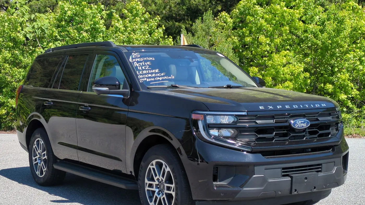 2025 Ford Expedition Active