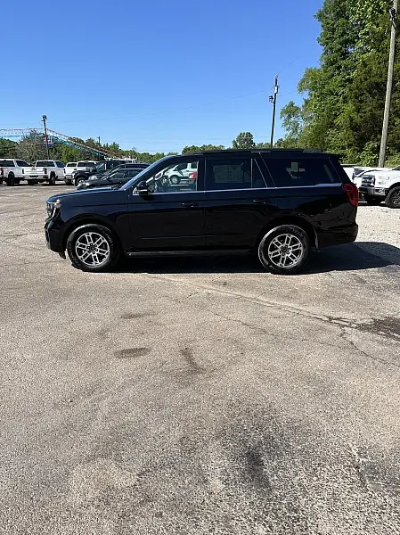 2025 Ford Expedition - $59,998